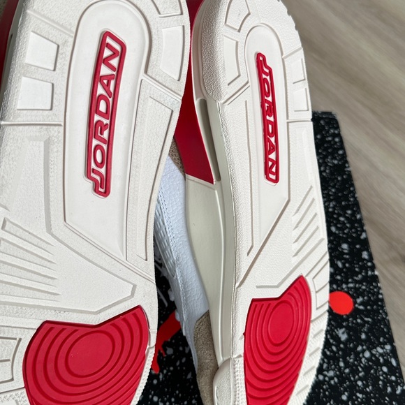 Jordan Spizike Low
Men's Nike White and Red Sneakers with Brown Details - Picture 5 of 15